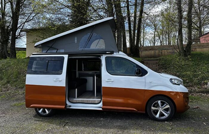 Van aménagé avec toit relevable SCA 262 sur Peugeot Expert